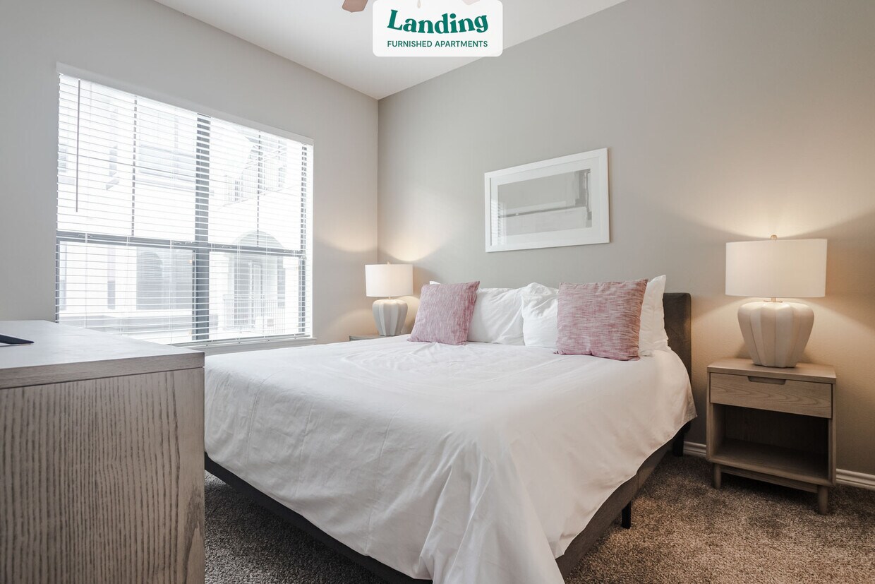 Foto principal - 13801 Napoli Dr