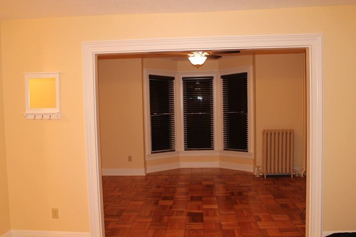 Livingroom - 216 Crawford Ave
