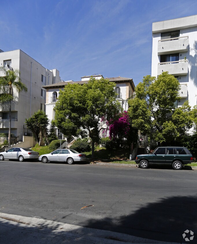 Building Photo - 543 S St Andrews Pl