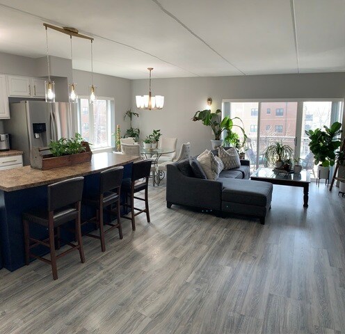 Foto del edificio - 6560 W Diversey Ave