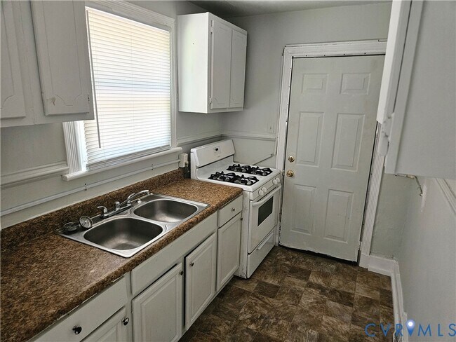 Foto del edificio - 3909 Larchmont Ln