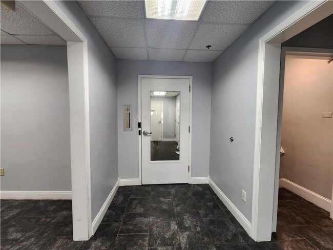 Building Photo - Downtown Bethlehem 2 Bedroom Apt.