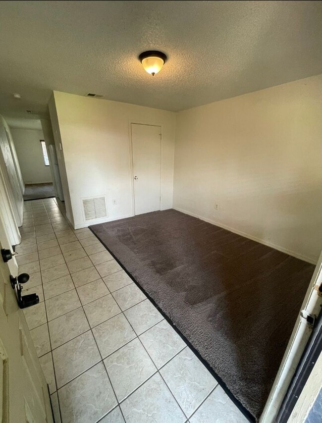 Foto del edificio - 2 Bedroom 2 Bath Apartment Home *** Limite...