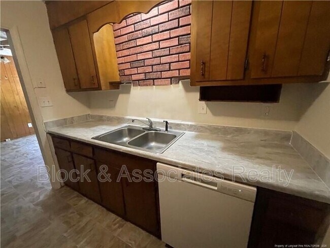 Foto del edificio - 4809 Belford Rd