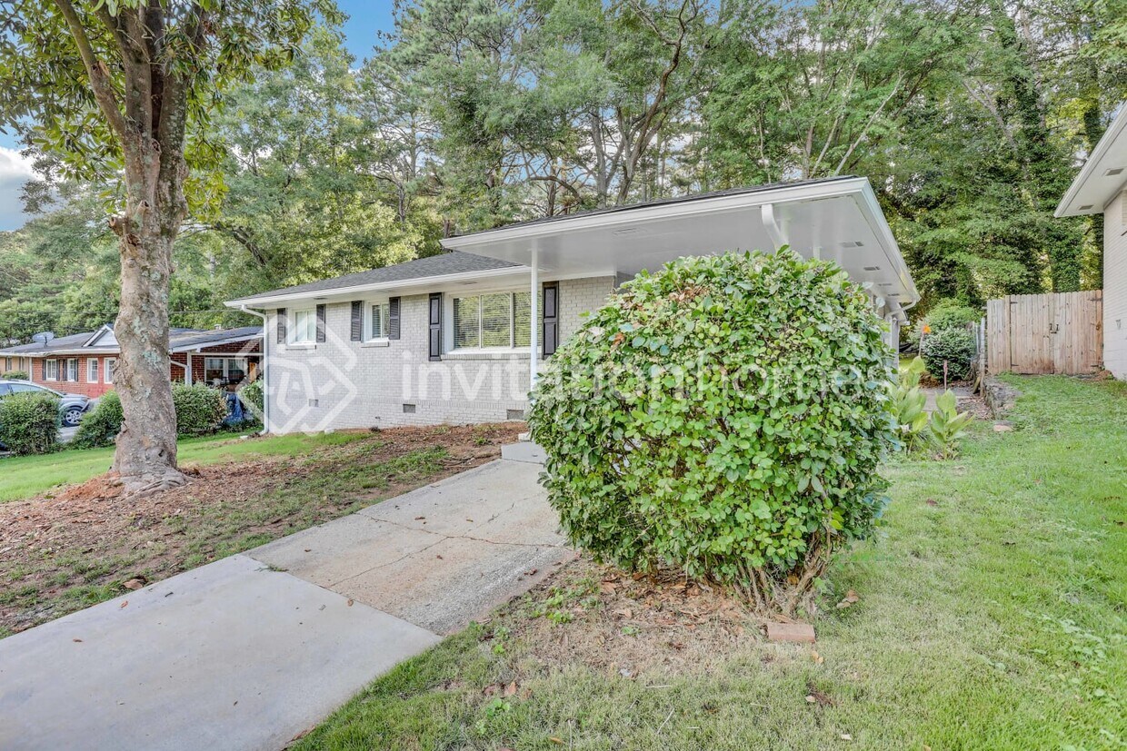 Primary Photo - 2890 Delowe Dr