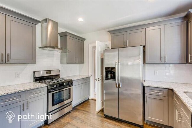 Foto del edificio - 1010 S McDonough St, Decatur, GA, 30030