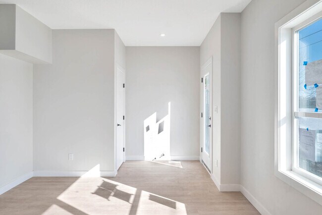 Building Photo - 9703 174 St NW