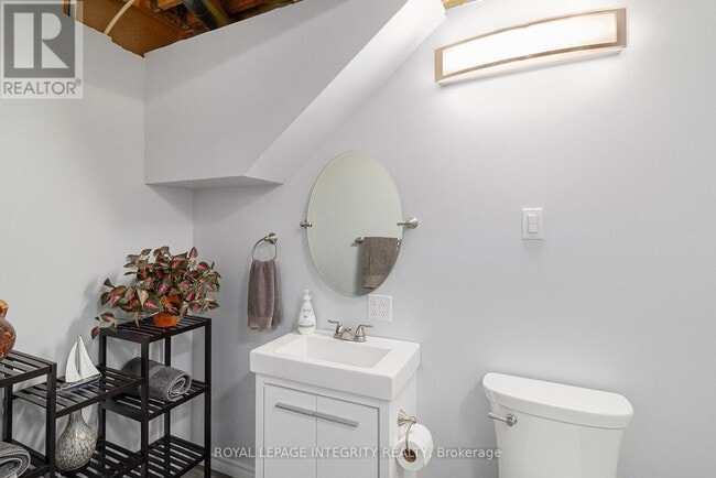 Building Photo - 564 Renaissance Dr