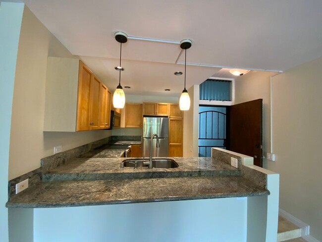 Foto del edificio - RARELY AVAILABLE WINDWARD HARBOUR IN THE H...