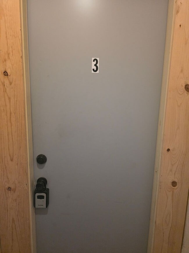 Foto del edificio - 536 E Center St