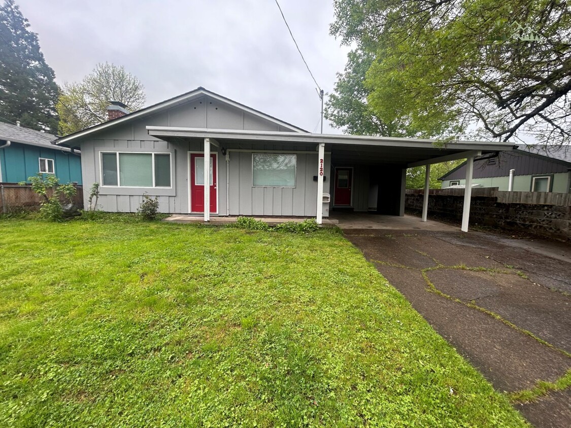 Foto principal - Charming 4-bedroom Home In Eugene