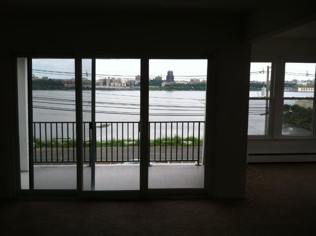 Building Photo - 1276 River Rd