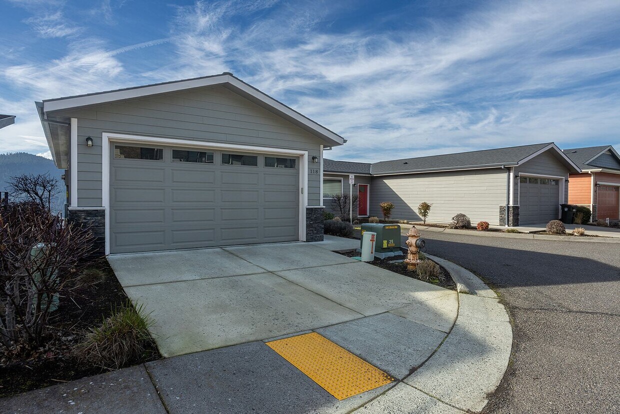 Primary Photo - Application Pending - Townhouse for Rent -...