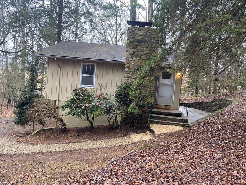 Primary Photo - 11 Boden Ln