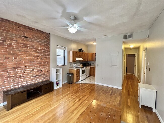 Foto del edificio - 65 Hemenway St