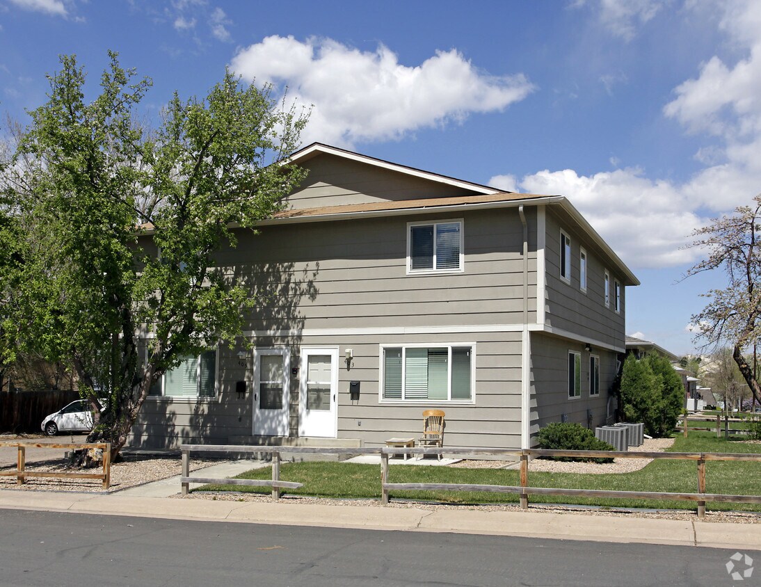 Foto principal - 5391-5395 S Delaware St