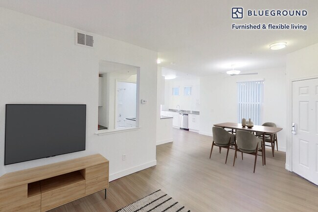 Foto del edificio - 1257 Lakeside Dr