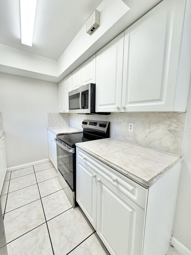 Foto del edificio - ** BONITA SPRINGS ** 2 BED / 1 BATH ** WES...