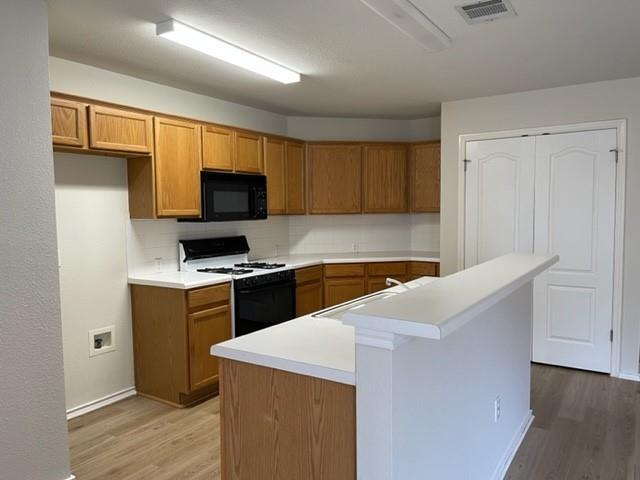 Foto del edificio - 6011 Bel Fay Ln
