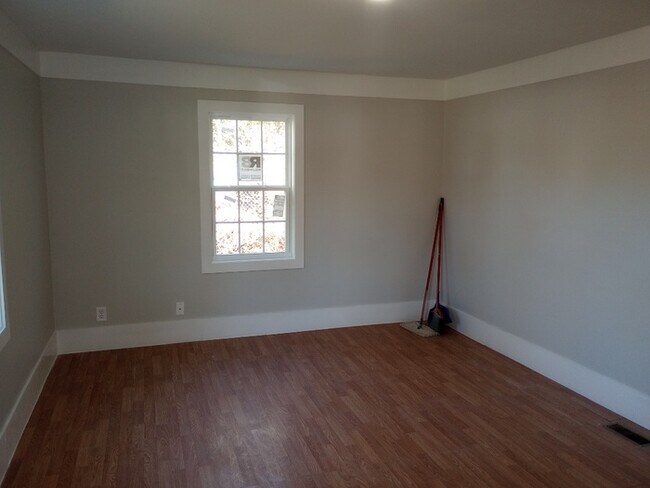 Foto del edificio - 3315 Vaughn St