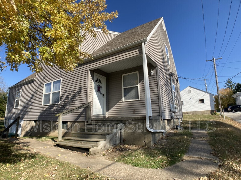 727 Stadium Dr Unit 1, IL 61455 Condo for Rent in IL