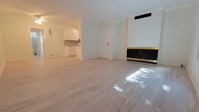 Building Photo - 1122 19th St