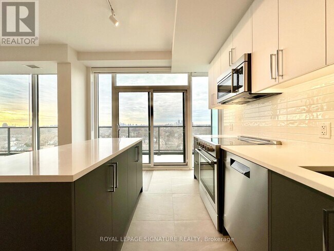 Photo du bâtiment - 664 Spadina Ave.