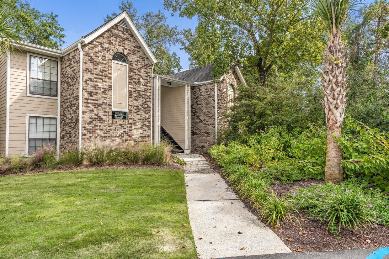 Primary Photo - 1866 Montclair Dr