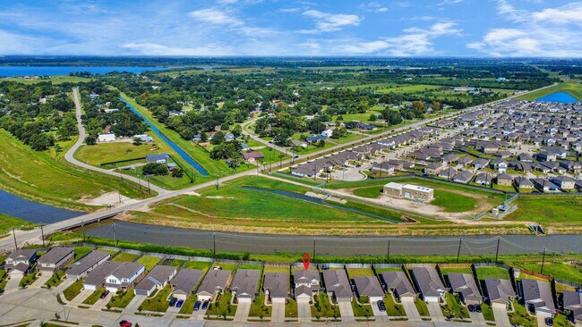 Foto del edificio - 4307 Palmetto Grv Ln