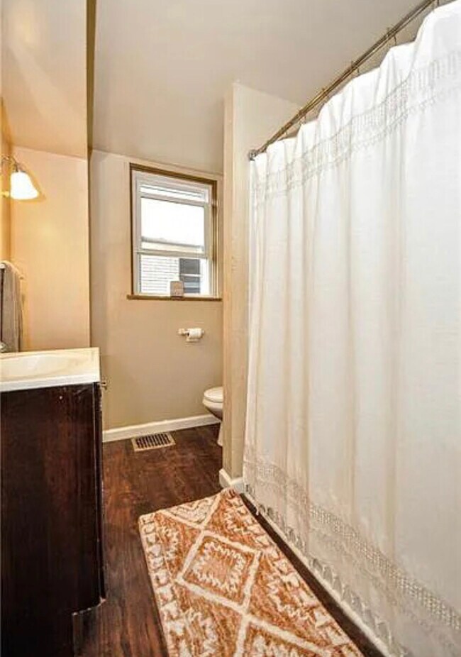 Foto del edificio - 3007 Pyramid Ave