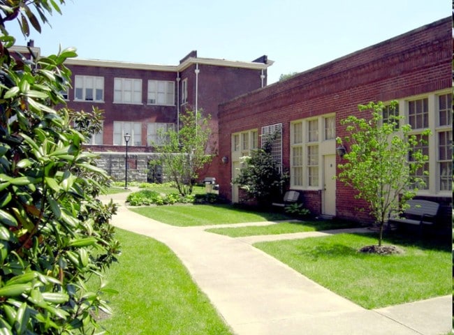 Greenwood Place - The Penn Warren