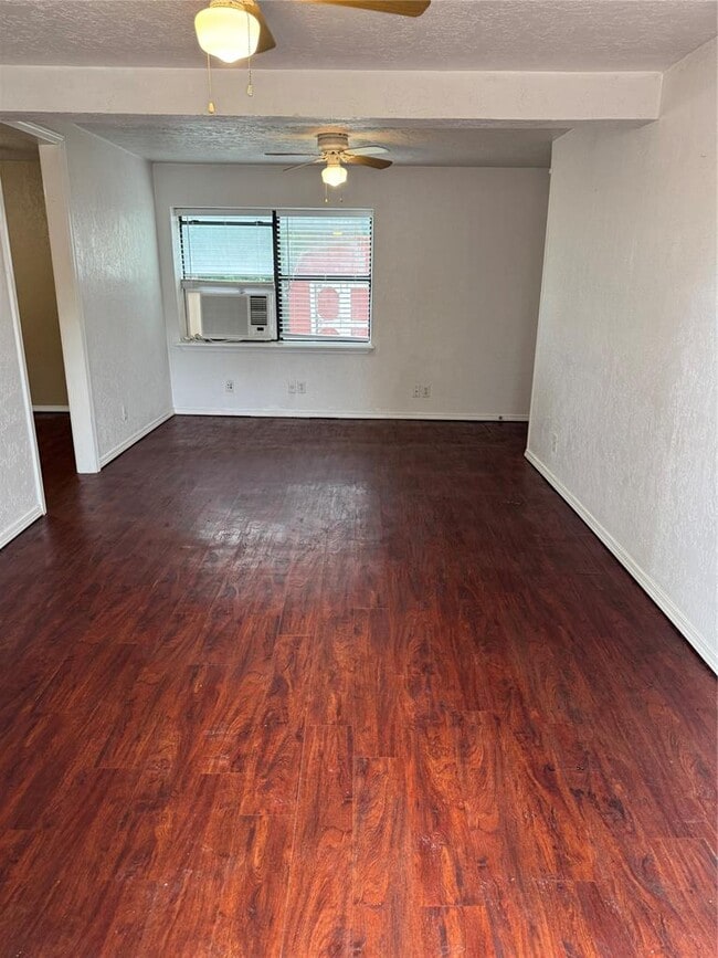 Building Photo - 312 4th St