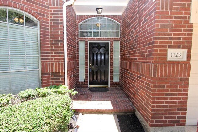 Foto del edificio - 1123 Foxland Chase St