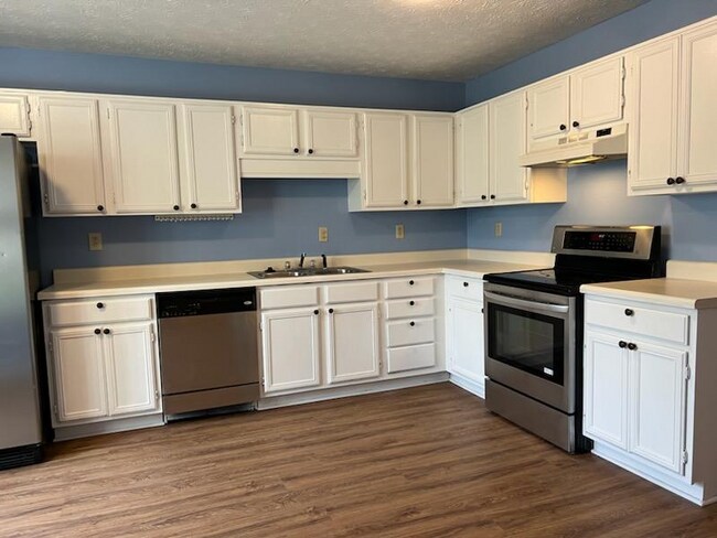Building Photo - 3907 Meadow Creek Dr