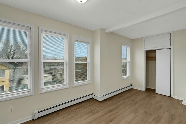 Foto del edificio - 496 S 21st St