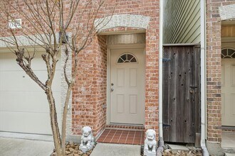 Building Photo - 8715 Meadowcroft Dr