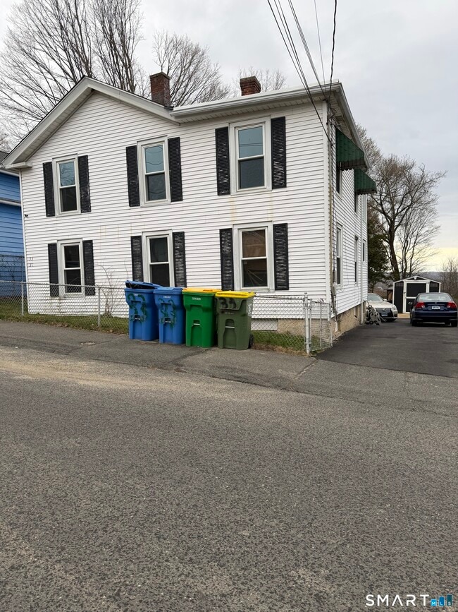 Building Photo - 33 Pilgrim Ave