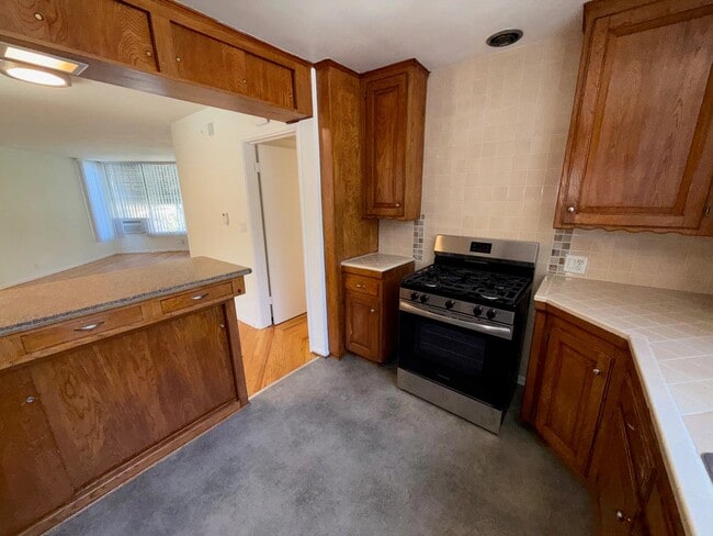 Building Photo - 4266 Fulton Ave