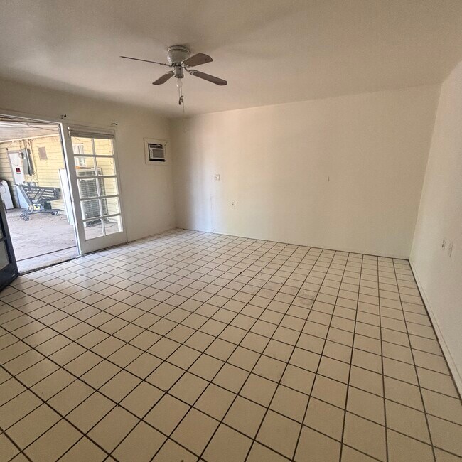 Foto del edificio - 419 W 13th St