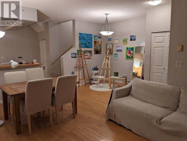 Photo du bâtiment - 22 W 12th Ave