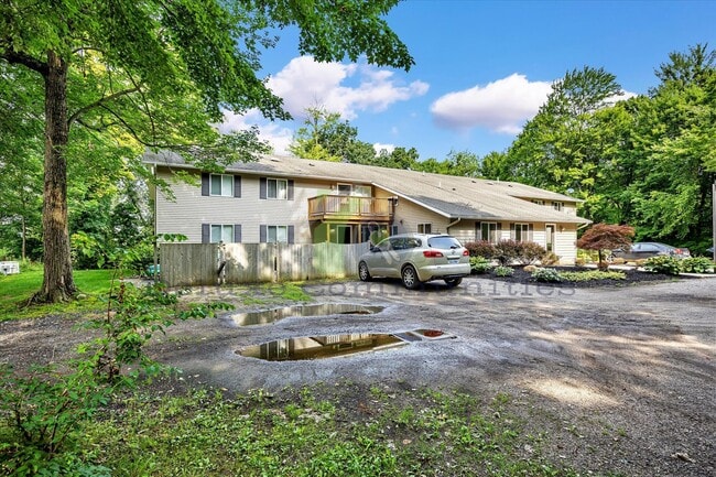 Building Photo - Beautiful 3 Bedroom in Alto – Updated, Spacious, Surrounded by Nature