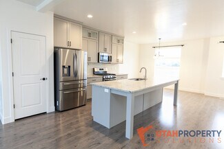 Building Photo - 468 S 700 W
