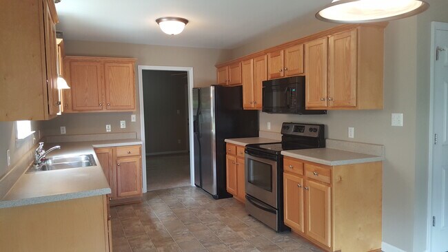 Building Photo - 112 Gatwick Ct