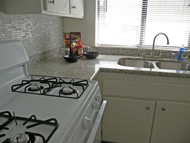 Foto del edificio - PROMOTION! $500 gift card upon lease signing & move-in.