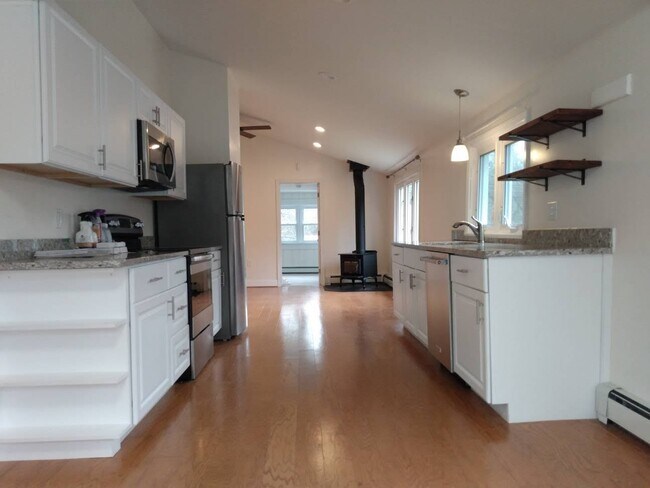 Foto del edificio - 107 Richmond Townhouse Rd