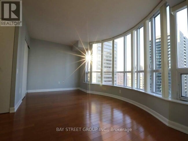 Building Photo - 33-2033 Sheppard Ave E