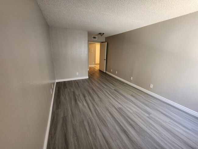 Building Photo - 8938 Tobias Ave