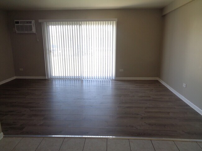 Foto del edificio - 5724 W 111th St