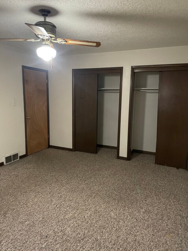 Building Photo - 828 Timber Ln