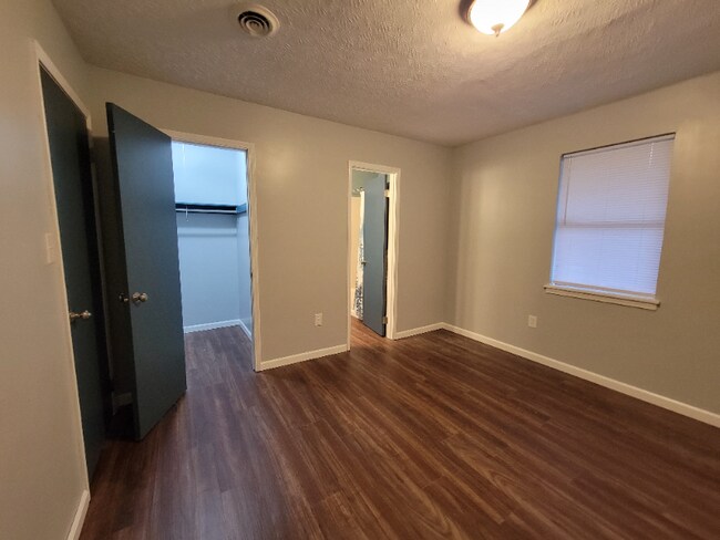 Foto del edificio - 132 Timber Dr